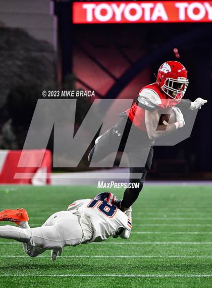 Thumbnail 2 in Walpole vs Milton (MIAA D3 Final) photogallery.