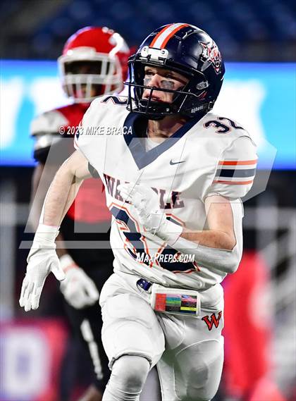 Thumbnail 1 in Walpole vs Milton (MIAA D3 Final) photogallery.