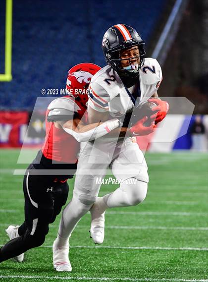 Thumbnail 2 in Walpole vs Milton (MIAA D3 Final) photogallery.