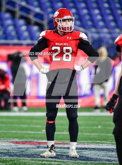 Thumbnail 2 in Walpole vs Milton (MIAA D3 Final) photogallery.