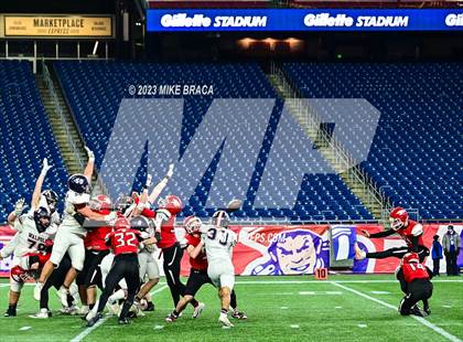 Thumbnail 2 in Walpole vs Milton (MIAA D3 Final) photogallery.