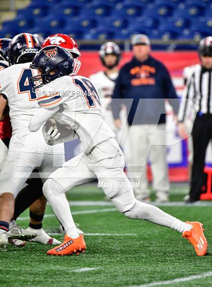 Thumbnail 1 in Walpole vs Milton (MIAA D3 Final) photogallery.