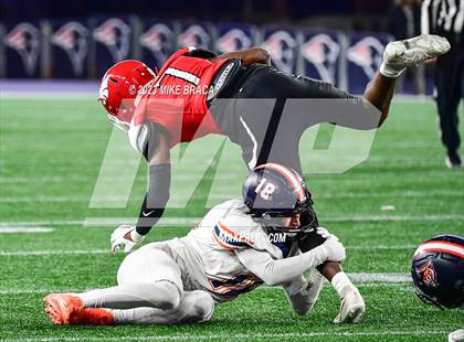Thumbnail 2 in Walpole vs Milton (MIAA D3 Final) photogallery.