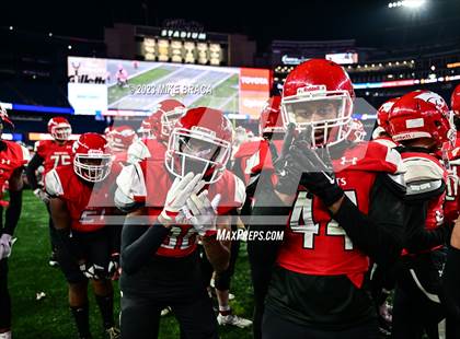 Thumbnail 2 in Walpole vs Milton (MIAA D3 Final) photogallery.