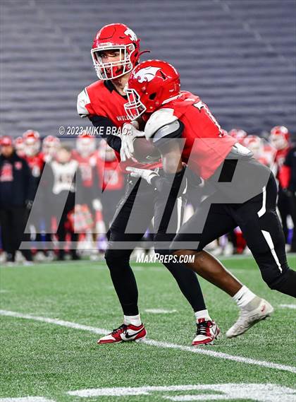 Thumbnail 2 in Walpole vs Milton (MIAA D3 Final) photogallery.