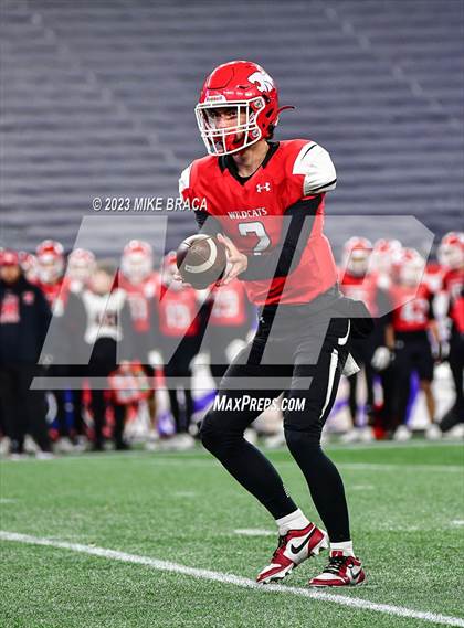 Thumbnail 1 in Walpole vs Milton (MIAA D3 Final) photogallery.