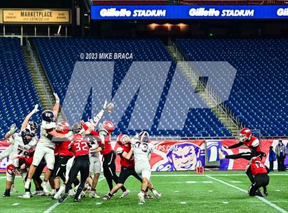 Thumbnail 3 in Walpole vs Milton (MIAA D3 Final) photogallery.