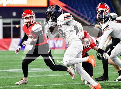 Thumbnail 2 in Walpole vs Milton (MIAA D3 Final) photogallery.
