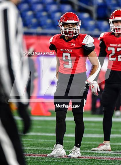 Thumbnail 2 in Walpole vs Milton (MIAA D3 Final) photogallery.
