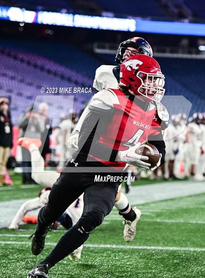 Thumbnail 3 in Walpole vs Milton (MIAA D3 Final) photogallery.