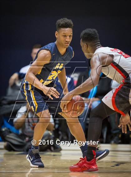 Thumbnail 2 in Woodson vs. Friendship Collegiate Academy (DCSAA Final) photogallery.