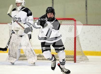 Thumbnail 3 in Bishop Hendricken @ Xavier photogallery.