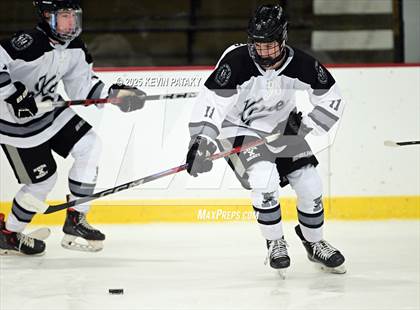 Thumbnail 2 in Bishop Hendricken @ Xavier photogallery.