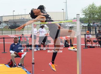 Thumbnail 2 in UIL 6A Track Region III Final (High Jump) photogallery.