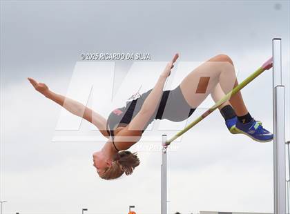 Thumbnail 2 in UIL 6A Track Region III Final (High Jump) photogallery.