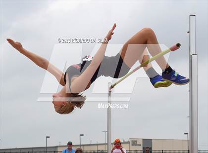 Thumbnail 1 in UIL 6A Track Region III Final (High Jump) photogallery.
