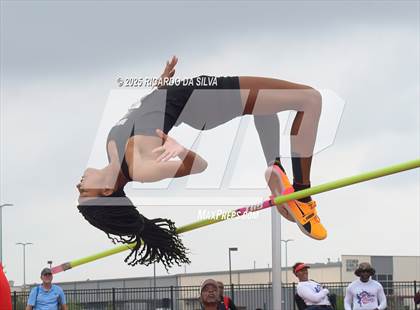 Thumbnail 3 in UIL 6A Track Region III Final (High Jump) photogallery.