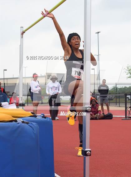Thumbnail 3 in UIL 6A Track Region III Final (High Jump) photogallery.