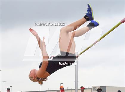 Thumbnail 3 in UIL 6A Track Region III Final (High Jump) photogallery.