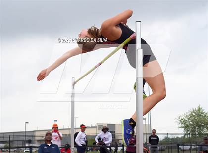 Thumbnail 3 in UIL 6A Track Region III Final (High Jump) photogallery.