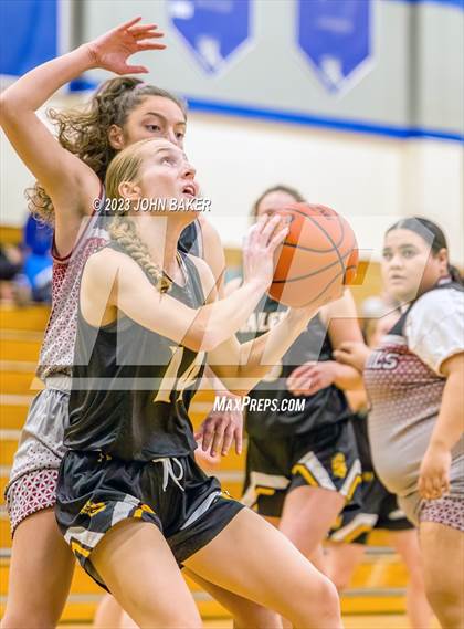Thumbnail 2 in Galena vs. Dayton (Varsity Elite) photogallery.