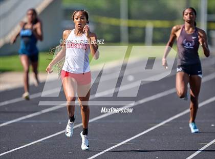 Thumbnail 2 in UIL 6A Track & Field Area 21&22 (400M) photogallery.