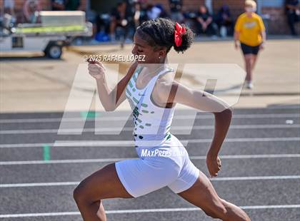 Thumbnail 1 in UIL 6A Track & Field Area 21&22 (400M) photogallery.