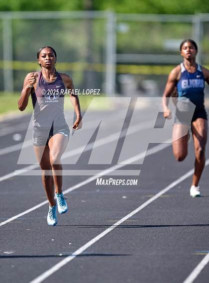 Thumbnail 3 in UIL 6A Track & Field Area 21&22 (400M) photogallery.