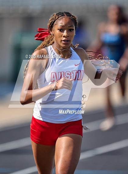 Thumbnail 1 in UIL 6A Track & Field Area 21&22 (400M) photogallery.