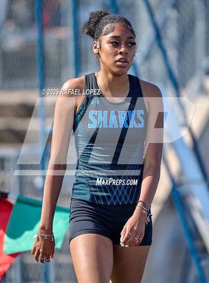 Thumbnail 2 in UIL 6A Track & Field Area 21&22 (400M) photogallery.