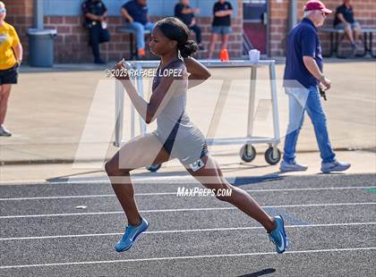 Thumbnail 1 in UIL 6A Track & Field Area 21&22 (400M) photogallery.
