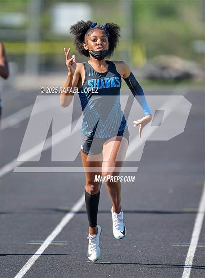 Thumbnail 2 in UIL 6A Track & Field Area 21&22 (400M) photogallery.