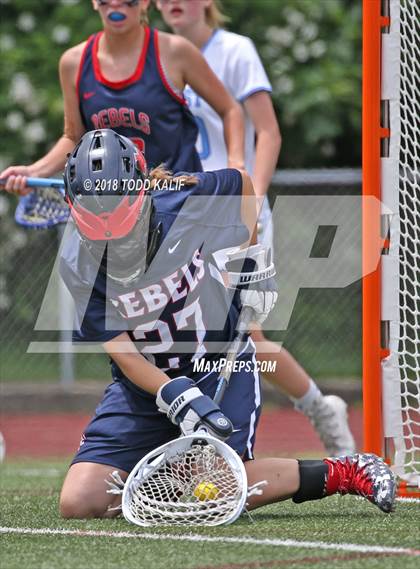 Thumbnail 2 in East Catholic vs. New Fairfield (CIAC Class S Final) photogallery.