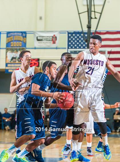Thumbnail 2 in Bullard vs. Modesto Christian (Prep2Prep Tip-Off Classic) photogallery.