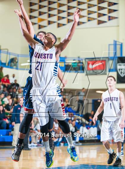 Thumbnail 3 in Bullard vs. Modesto Christian (Prep2Prep Tip-Off Classic) photogallery.