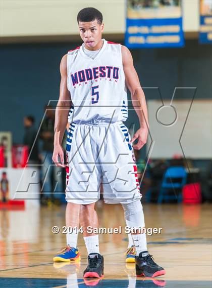 Thumbnail 3 in Bullard vs. Modesto Christian (Prep2Prep Tip-Off Classic) photogallery.