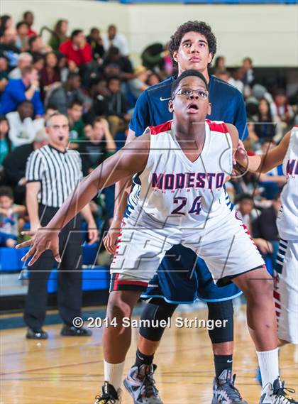 Thumbnail 3 in Bullard vs. Modesto Christian (Prep2Prep Tip-Off Classic) photogallery.