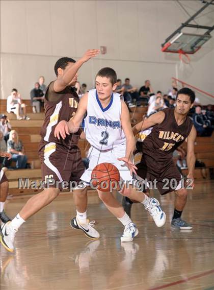 Thumbnail 2 in El Camino vs. Dana Hills (MaxPreps Holiday Classic) photogallery.