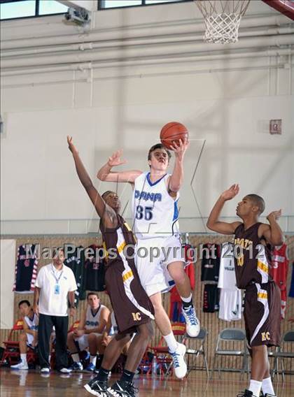 Thumbnail 3 in El Camino vs. Dana Hills (MaxPreps Holiday Classic) photogallery.