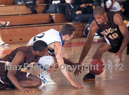 Thumbnail 2 in El Camino vs. Dana Hills (MaxPreps Holiday Classic) photogallery.