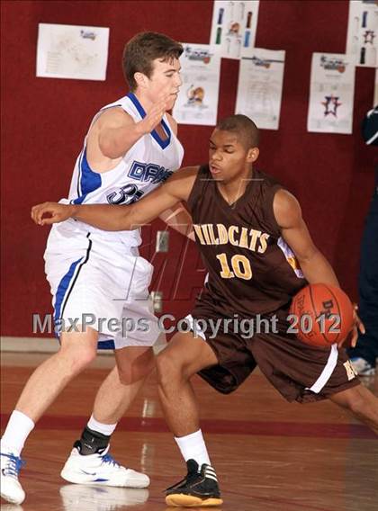 Thumbnail 3 in El Camino vs. Dana Hills (MaxPreps Holiday Classic) photogallery.
