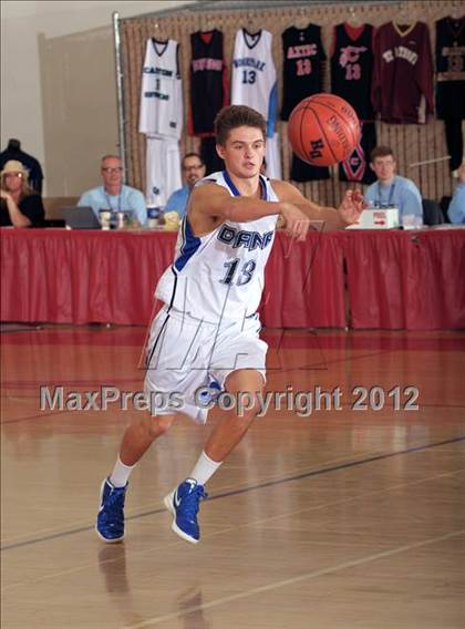 Thumbnail 1 in El Camino vs. Dana Hills (MaxPreps Holiday Classic) photogallery.