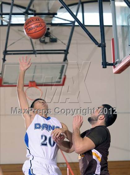 Thumbnail 2 in El Camino vs. Dana Hills (MaxPreps Holiday Classic) photogallery.