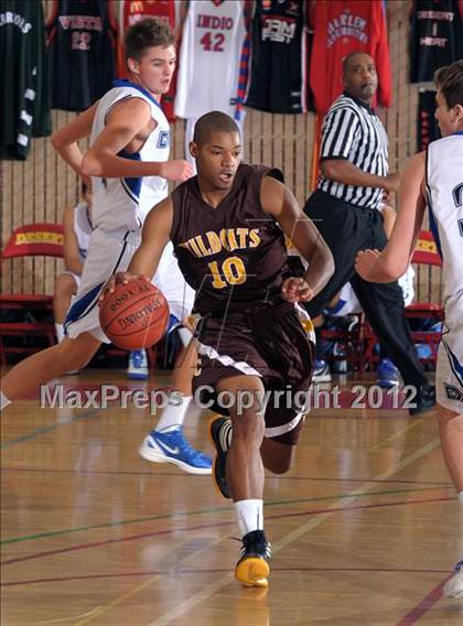 Thumbnail 2 in El Camino vs. Dana Hills (MaxPreps Holiday Classic) photogallery.