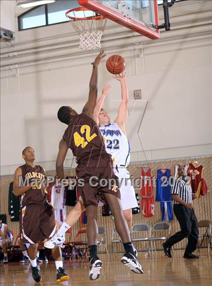 Thumbnail 1 in El Camino vs. Dana Hills (MaxPreps Holiday Classic) photogallery.