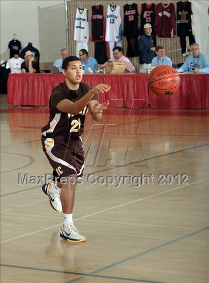 Thumbnail 1 in El Camino vs. Dana Hills (MaxPreps Holiday Classic) photogallery.