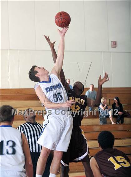Thumbnail 1 in El Camino vs. Dana Hills (MaxPreps Holiday Classic) photogallery.