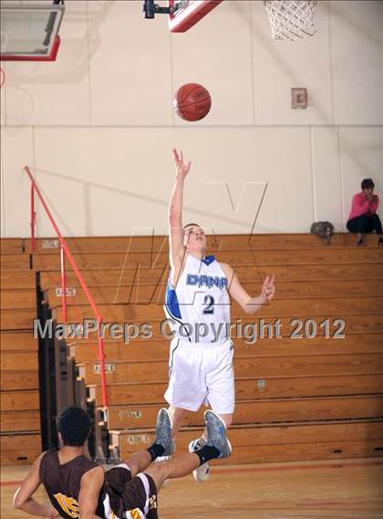 Thumbnail 2 in El Camino vs. Dana Hills (MaxPreps Holiday Classic) photogallery.