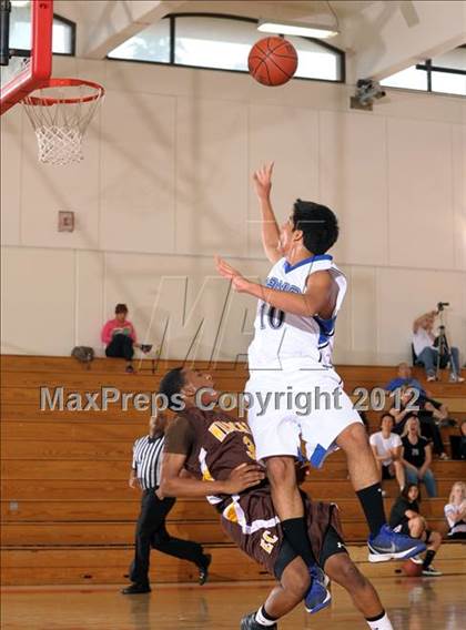 Thumbnail 2 in El Camino vs. Dana Hills (MaxPreps Holiday Classic) photogallery.