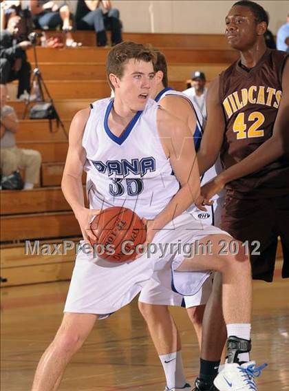 Thumbnail 3 in El Camino vs. Dana Hills (MaxPreps Holiday Classic) photogallery.